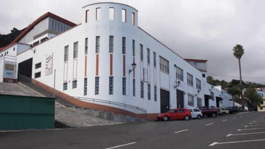 Vía del Doctor Amílcar Morera a la llegada al casco de Villa de Mazo.