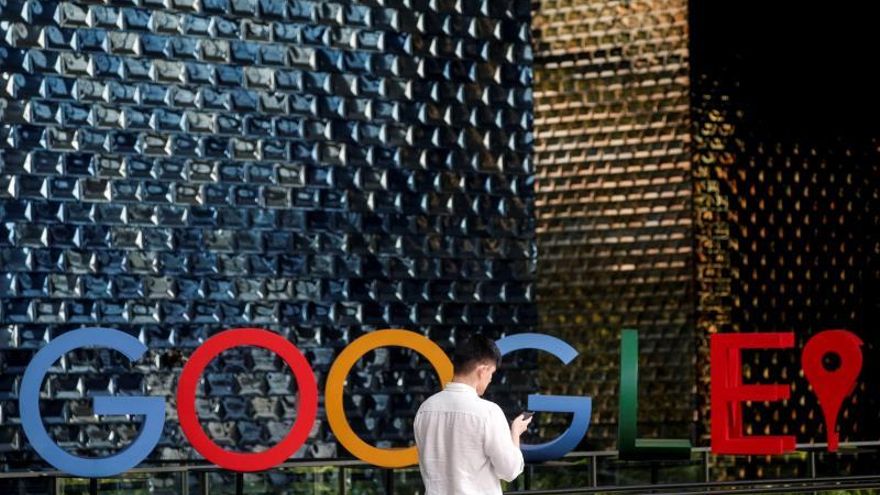 Francia multa a Google con 150 millones euros por reglas opacas en publicidad.