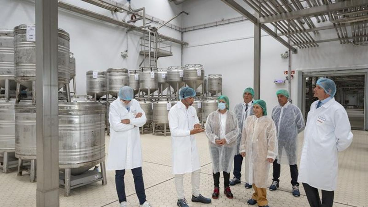El Gobierno de Cantabria inicia el pago de casi 4 millones de euros a 43 industrias agroalimentarias