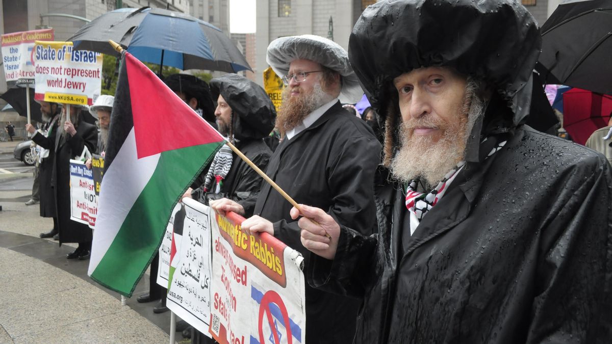 Judíos ultraortodoxos antisionistas en Nueva York en una protesta contra el Estado de Israel en mayo de 2025