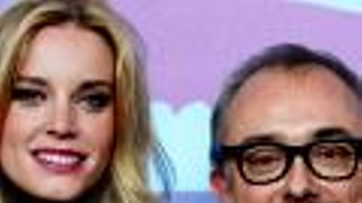 Álex de la Iglesia prepara una serie de TV con su pareja y musa, Carolina Bang