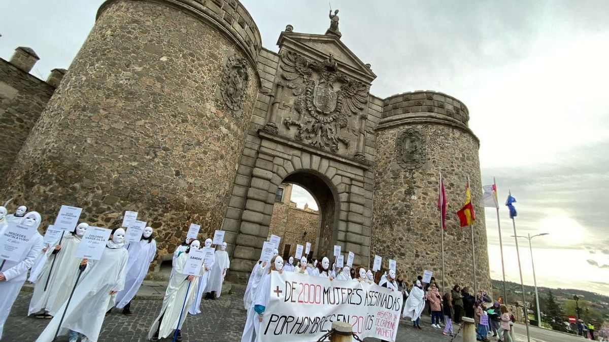 Concentración de inicio de la Campaña Feminista en Toledo.
