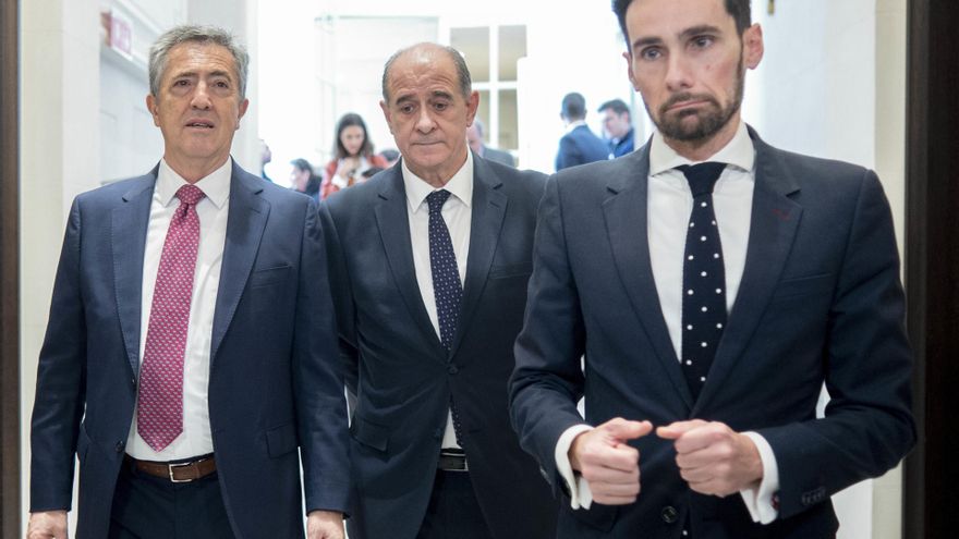 Archivo - El secretario de Estado del Interior, Rafael Pérez Ruiz, junto a los directores de la Guardia Civil y la Policía Nacional