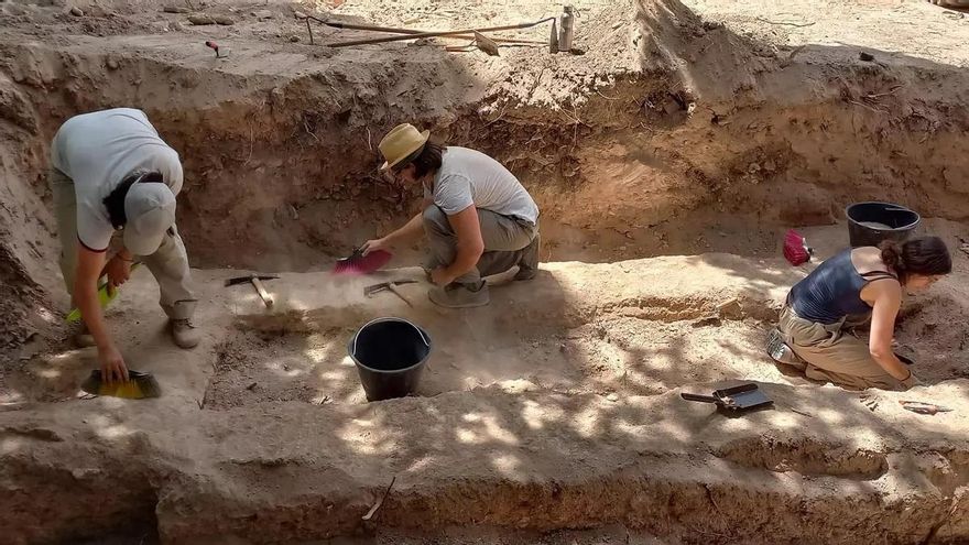 La Diputación de Sevilla activa un millón de euros de inversión para buscar fosas, divulgar y retirar símbolos franquistas