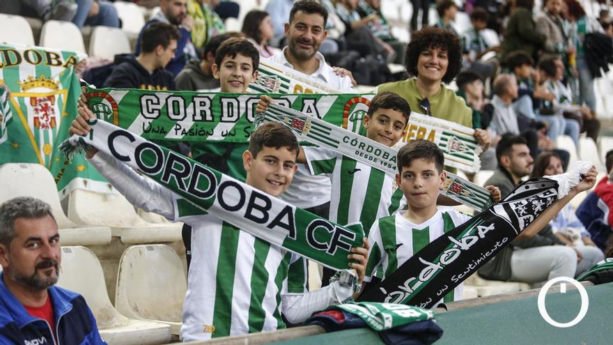 Grada Blanquiverde del Córdoba CF - Real Zaragoza