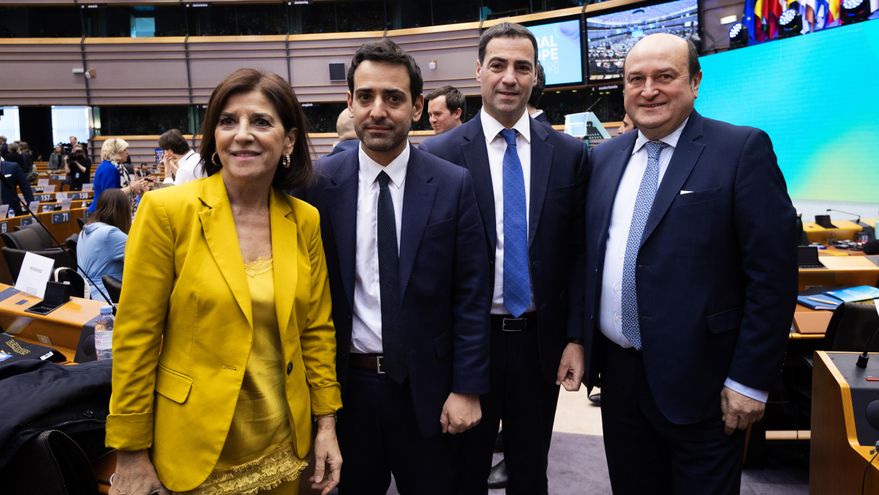 “Hi friends!”: Pradales se estrena, en Europa y en inglés, como candidato del PNV a lehendakari