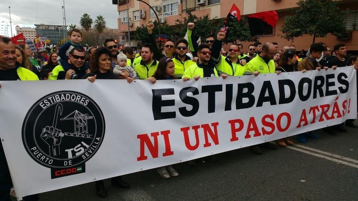Los estibadores consideran "un brindis al sol" el compromiso de empleo de la patronal