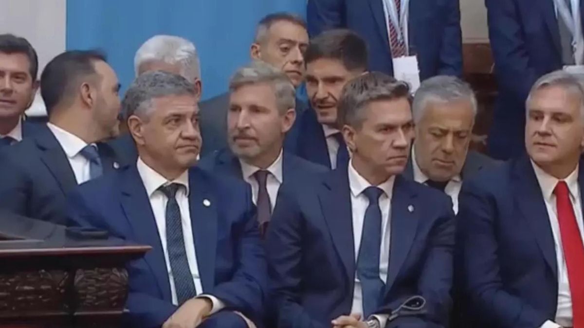 Los gobernadores aliados en el palco de invitados, a la izquierda de Milei, durante su discurso ante la Asamblea Legislativa.