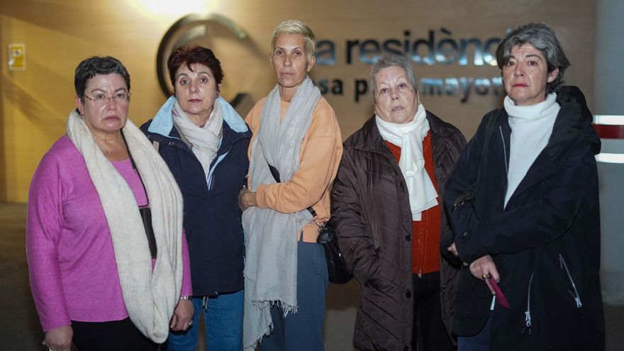 Los familiares de una residencia propiedad de un fondo de inversión: "Mi padre con alzhéimer iba cagado hasta la cintura"