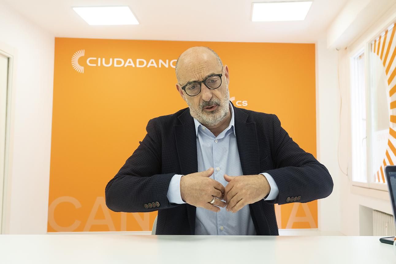 "Tuvimos una crisis, perdimos una diputada, no pasó más y hemos seguido trabajando sin ningún problema".