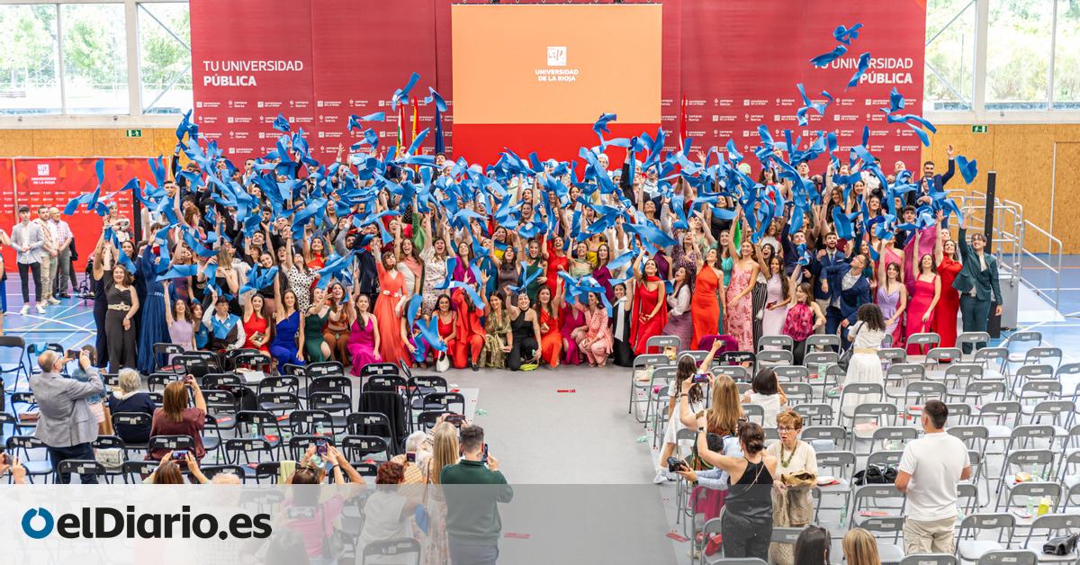La falta de una imprenta desde hace tres años deja sin título universitario a miles de graduados en La Rioja