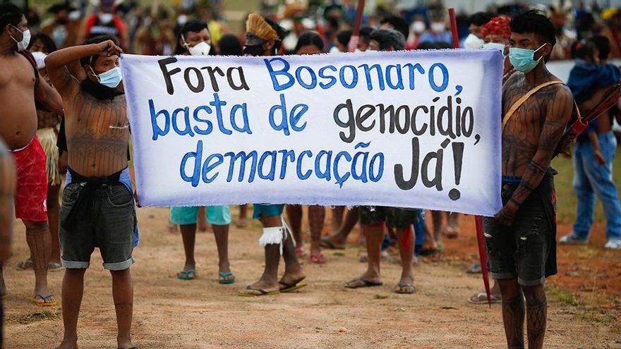 Pueblos originarios denuncian a Jair Bolsonaro por genocidio ante La Haya
