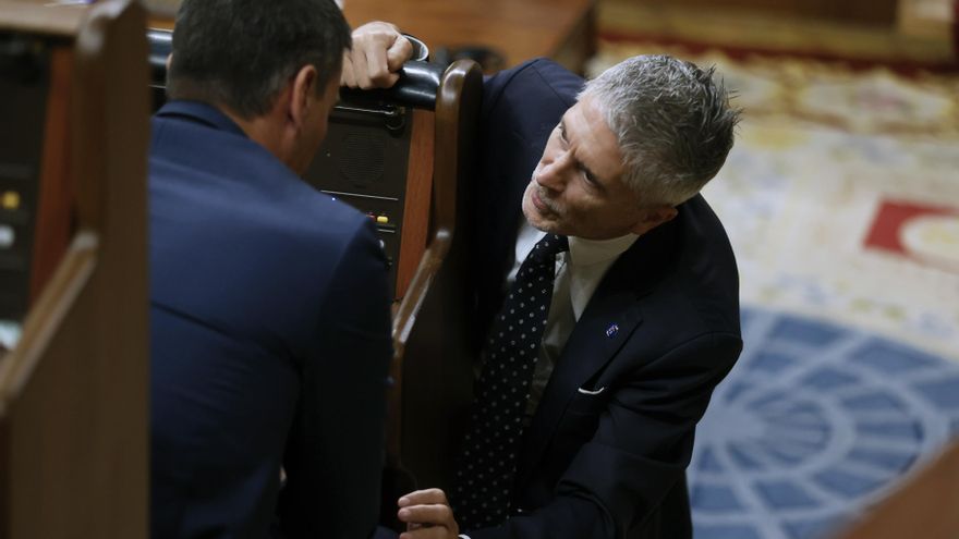Grande-Marlaska culmina el giro perfecto: de juez conservador a primera línea en la defensa de Sánchez