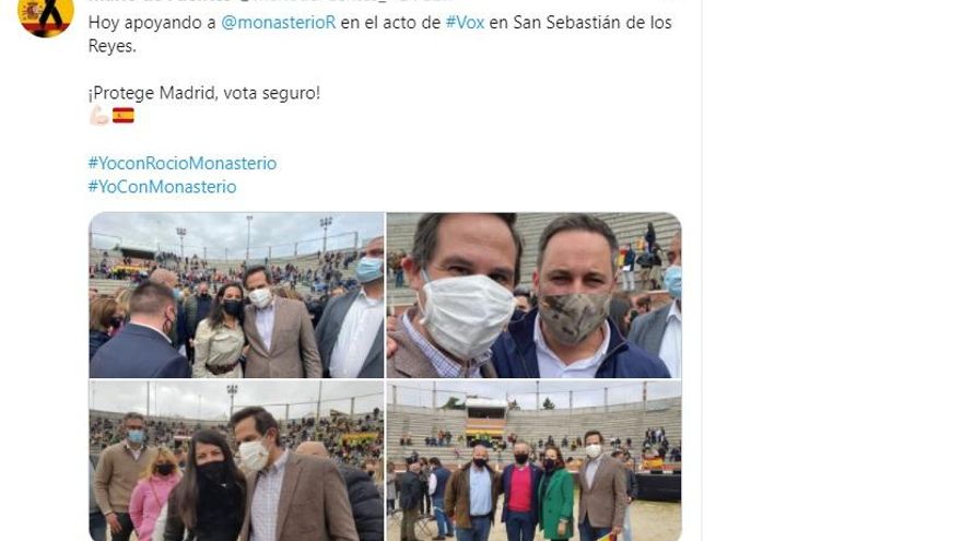 El tuit del alcalde de Barruelo posando junto a Abascal en el mitin de Rocío Monasterio en San Sebastián de los Reyes.