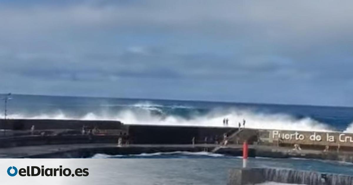 Parte de las personas que arrastró el mar este sábado en Puerto de la Cruz eran cruceristas
