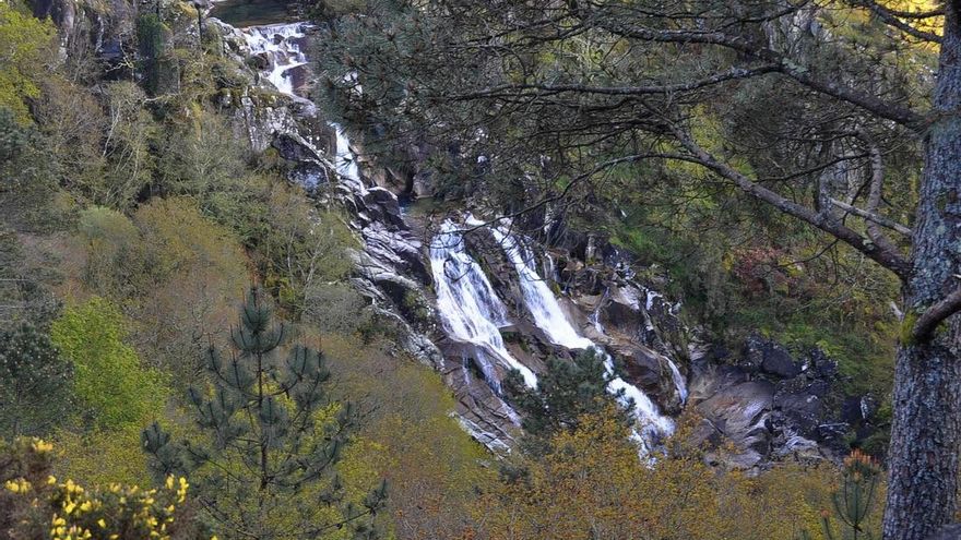 Parece Costa Rica, pero está en Galicia: un paraíso natural con un salto de agua y senderos para desconectar en la naturaleza
