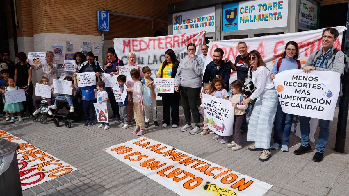 Protesta por el comedor en el Colegio Torre Malmuerta de Córdoba