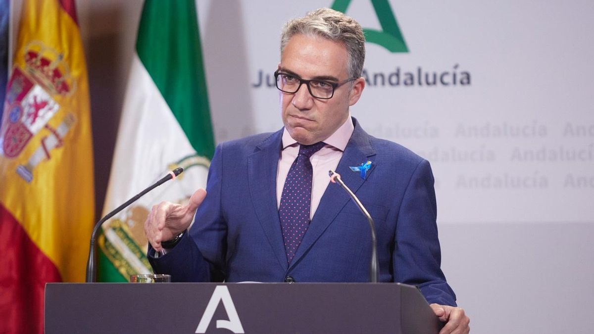 El consejero de la Presidencia, Administración Pública e Interior, Elías Bendodo, en la rueda de prensa posterior a la reunión semanal del Consejo de Gobierno andaluz.