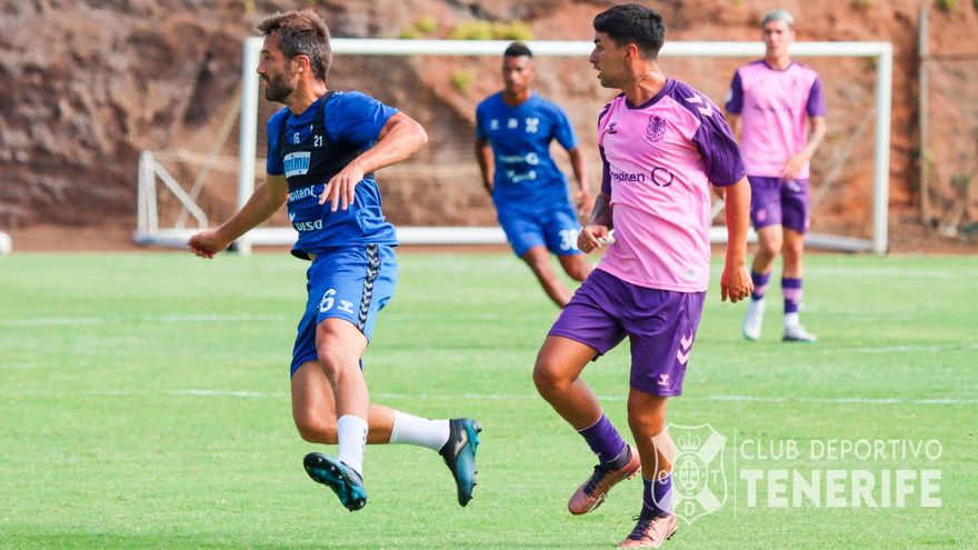 El Tenerife vence a su filial en el primer test a campo completo
