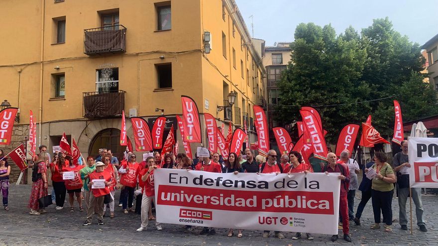 UGT y CCOO protestan contra el "intento de privatización" de la enseñanza universitaria