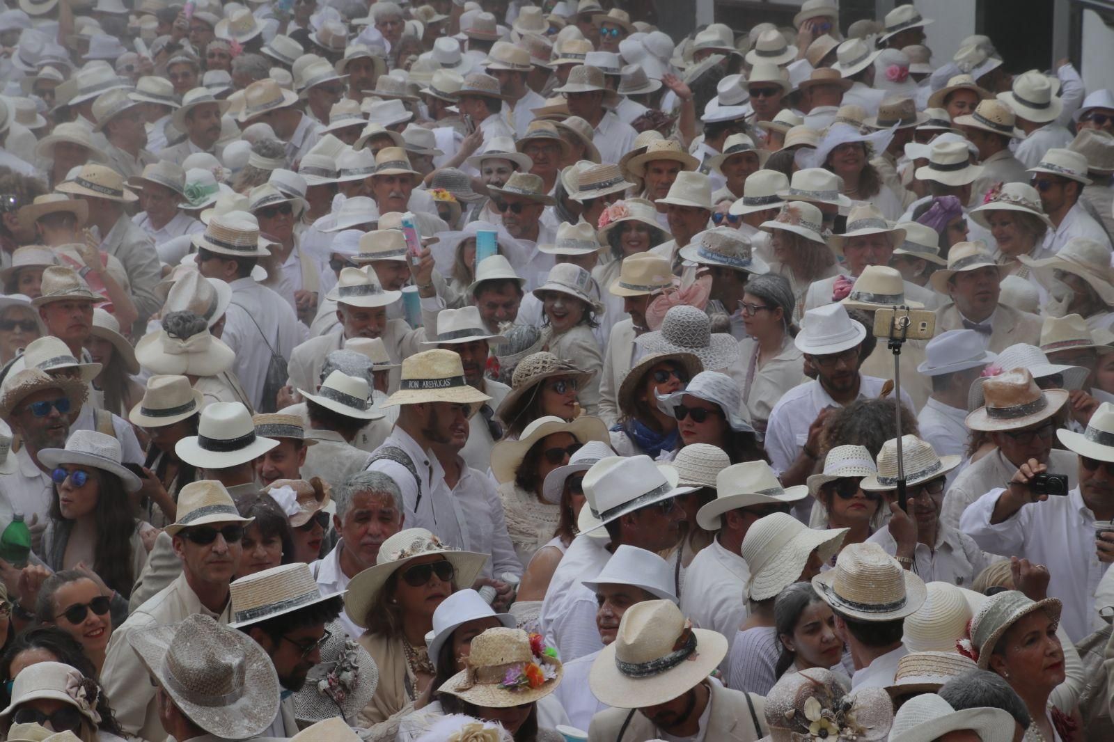 En la Plaza de España no cabía un alfiler.