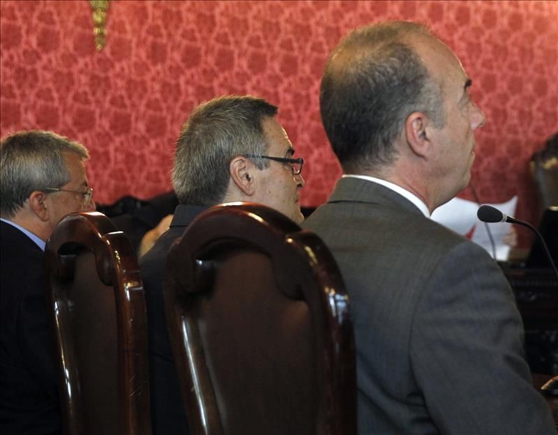 El senador Zerolo (CC) dice que creyó legal conceder sin concurso unas obras por 7 millones