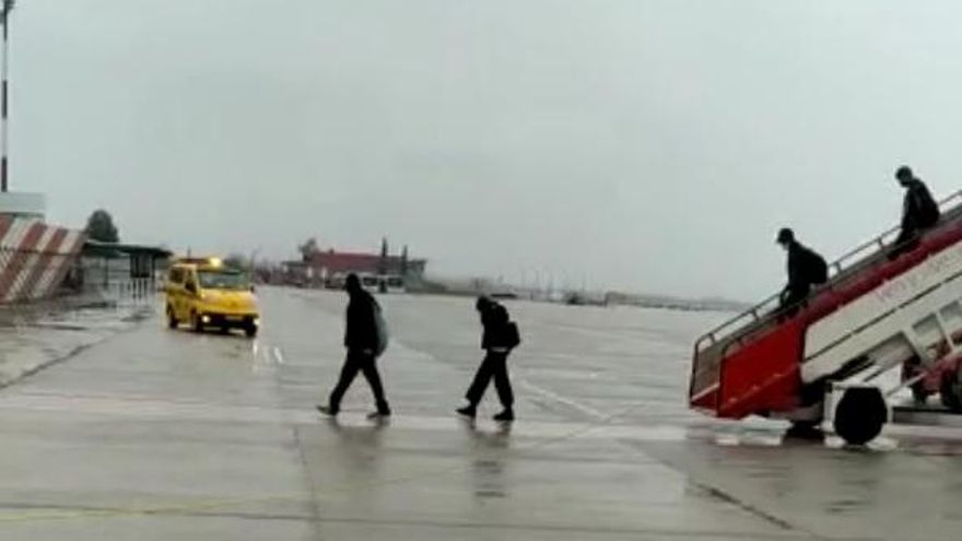 El Gobierno desmiente el traslado masivo de inmigrantes al aeropuerto de Granada que denuncian PP, Cs y Vox