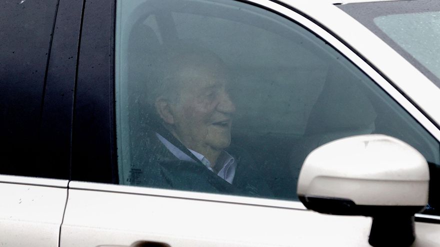 El rey Juan Carlos llega a Galicia para preparar el Mundial con la tripulación del Bribón