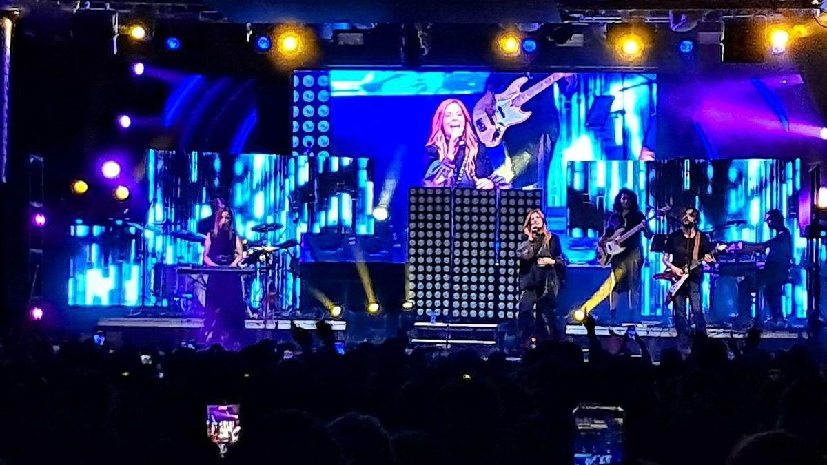 Leire Martínez se declara inmortal en Bilbao con un canto al amor y contra la violencia machista