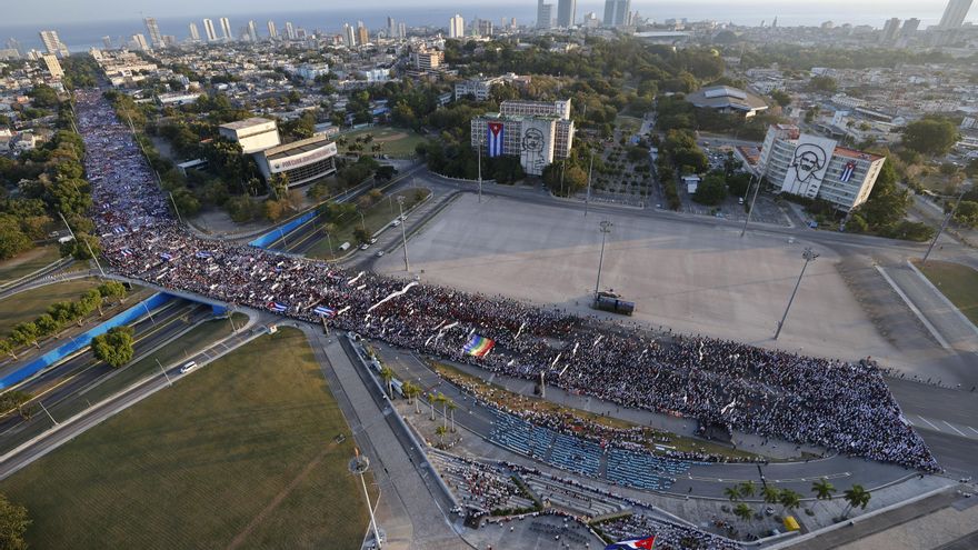 Por tradición, convicción o turismo ideológico: razones para ir al Primero de Mayo en Cuba