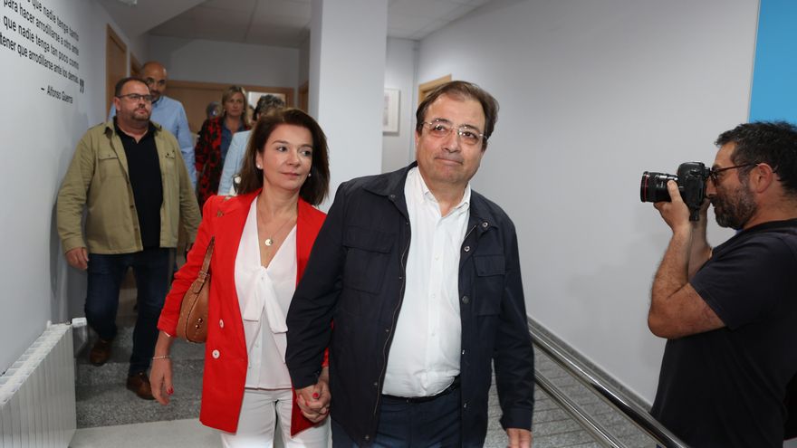 Guillermo Fernández Vara pide la vuelta a su plaza de médico forense pero no será inmediato, por las elecciones generales