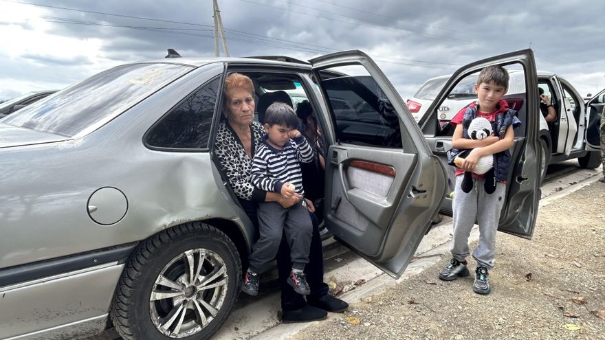 Ya hay más de 50.000 desplazados de Nagorno Karabaj mientras Azerbaiyán reporta casi 200 bajas en su ofensiva