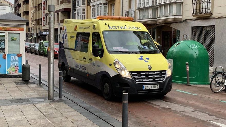 Una ambulancia en la calle Rioja.jpg