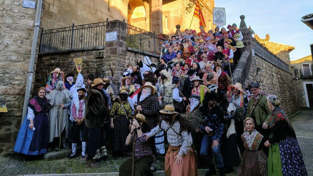 Arraigo, tradición e identidad para combatir la despoblación: el carnaval de Urriés es “un acto incluso de rebeldía”