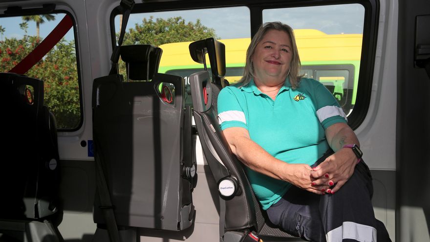 Rosy, conductora de la Fundación Gran Canaria Accesible