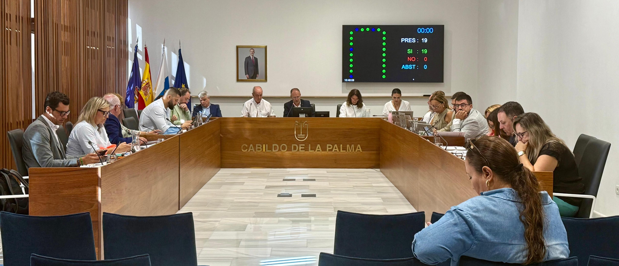 El Cabildo aprueba una moción en defensa de los derechos humanos en el conflicto bélico de Gaza.