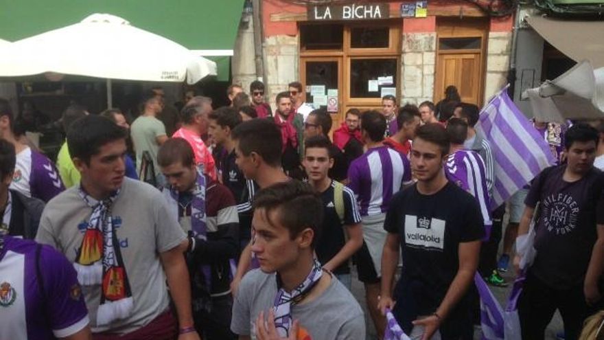 Los aficionados del Valladolid quisieron tomar unas raciones en La Bicha el año pasado. Pero Paco cerró la puerta.