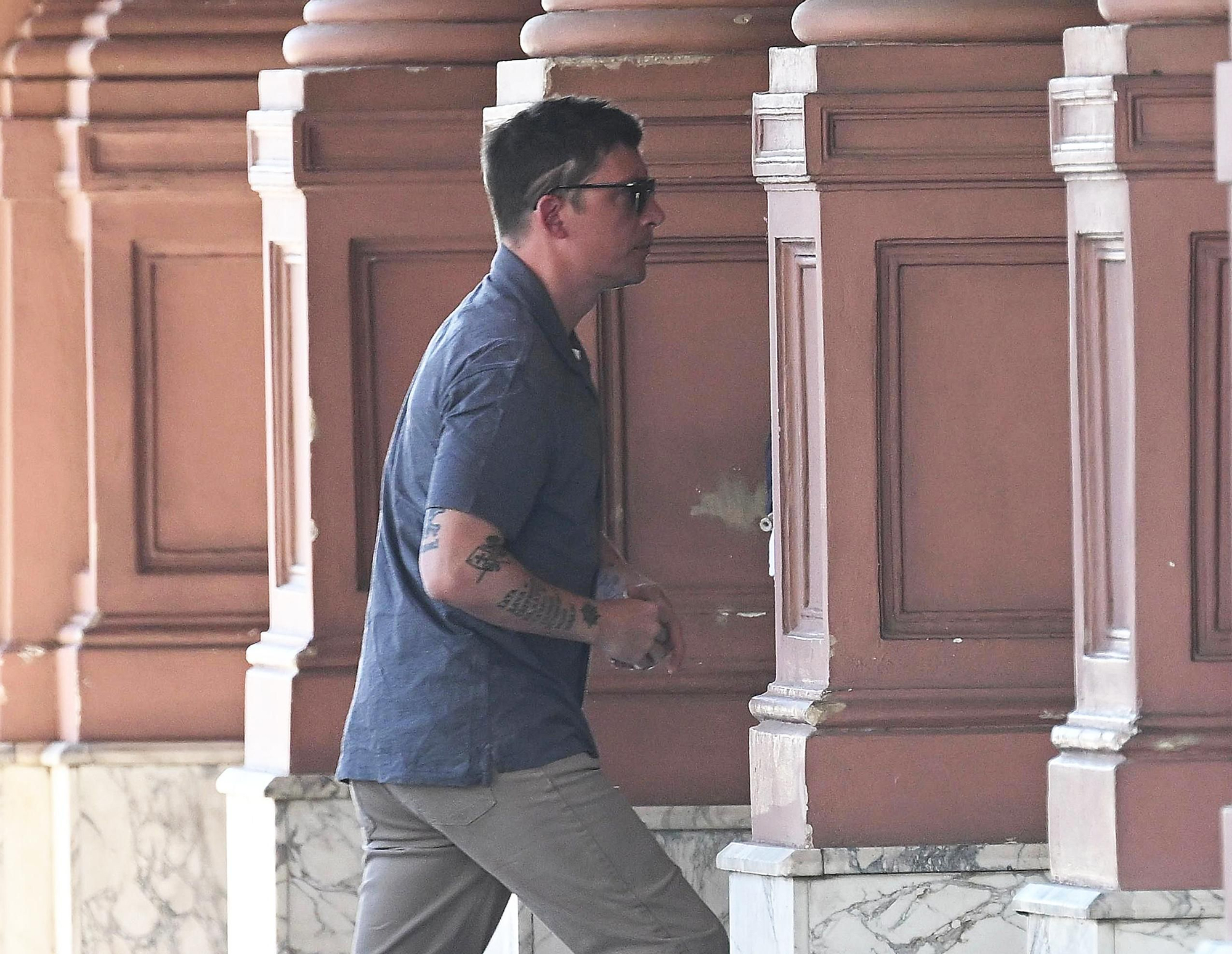 Santiago Caputo al ingresar a la Casa Rosada. A lo largo de estos dos años de gobierno libertario, fue uno de los interlocutores predilectos de la CGT.