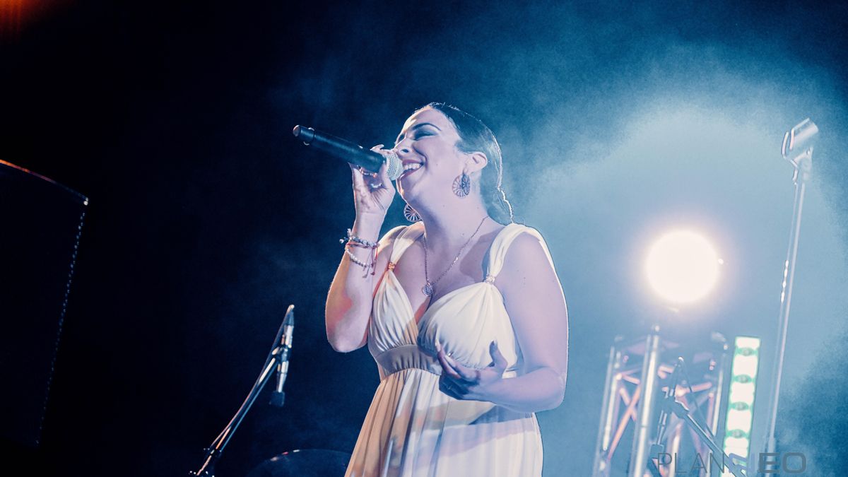 El flamenco también se vivió en los barrios durante la Noche Blanca