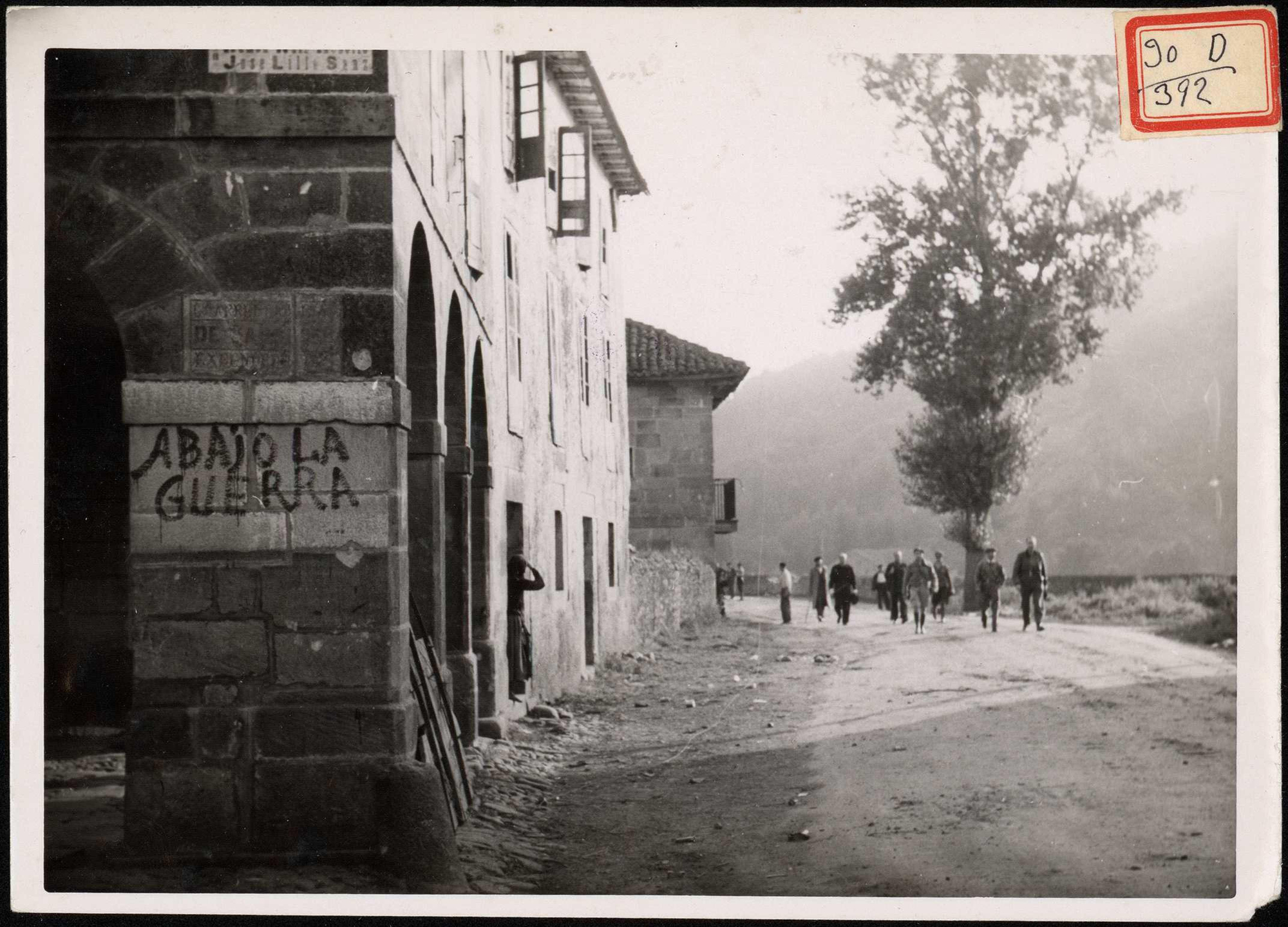 "El general Solchaga con su Estado Mayor entrando en Torrelavega". 24 de agosto de 1937.
