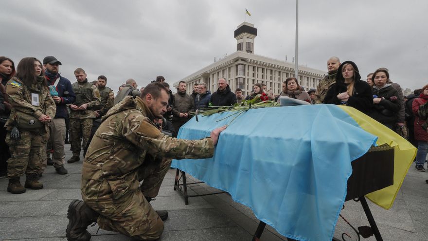 El alcalde de Kiev dice que más de cien kievitas han muerto en la invasión rusa EFE/EPA/SERGEY DOLZHENKO/Archivo
