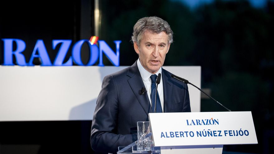 El presidente del Partido Popular, Alberto Núñez Feijóo, participa en ‘La Razón de…’, en la sede de La Razón, a 30 de septiembre de 2025, en Madrid (España).