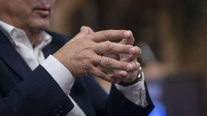 Guillermo Fernández Vara, presidente de Extremadura, en la redacción de elDiario.es.