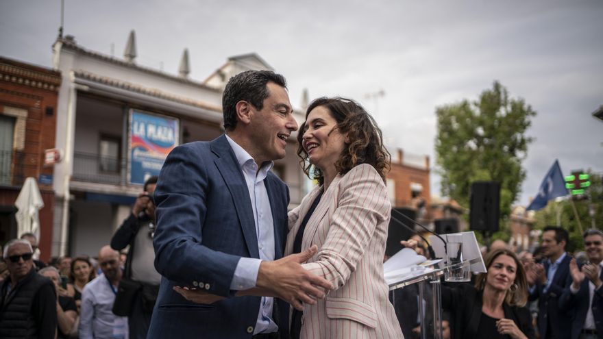 La presidenta de la Comunidad de Madrid, Isabel Díaz Ayuso, y el de Andalucía, Juan Manuel Moreno, este viernes en Fuenlabrada.