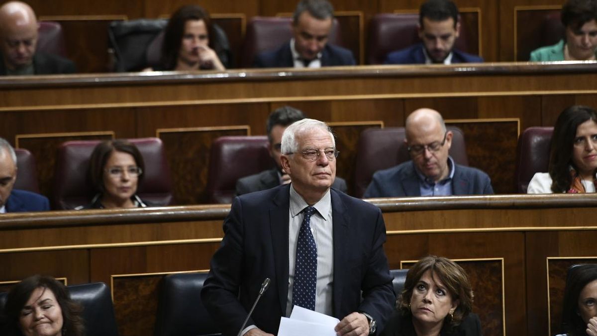 Borrell admite que su venta de acciones de Abengoa fue un error y da a entender que no recurrirá la sanción