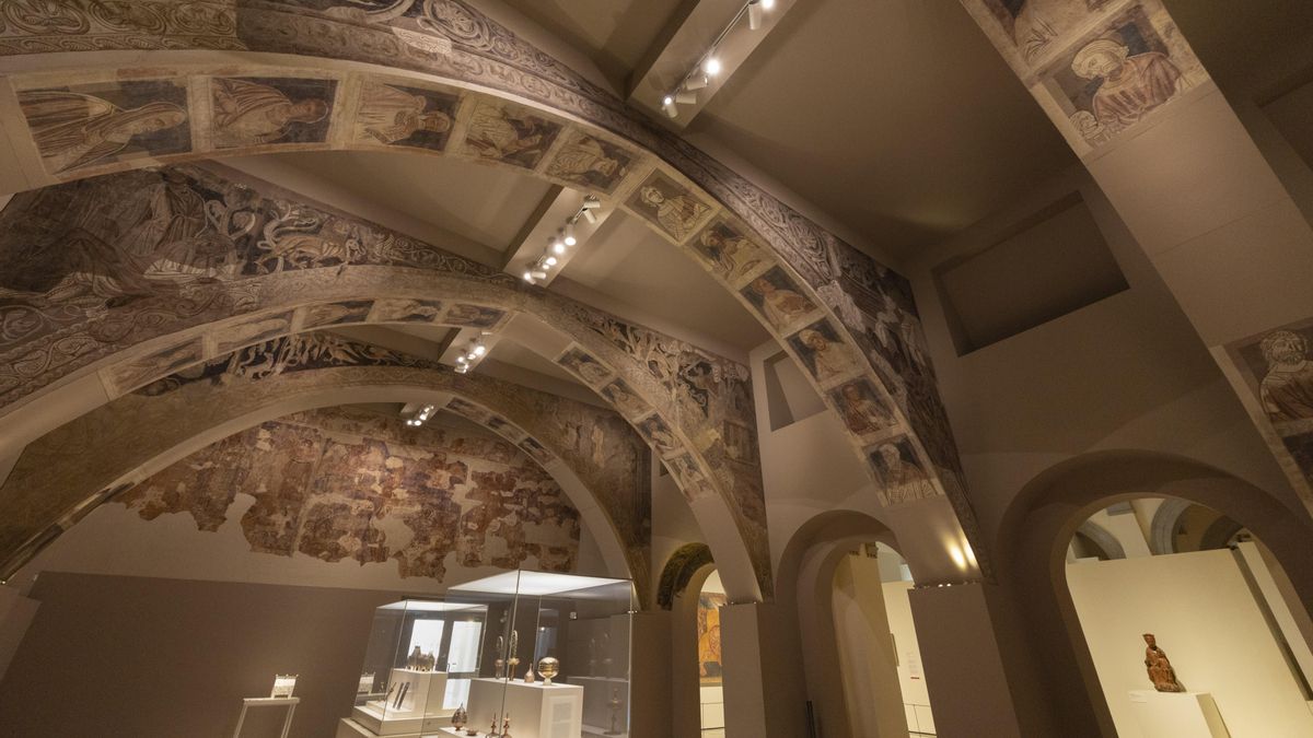 El MNAC niega que haya habido presiones sobre los técnicos del Gobierno de Aragón que estudian los murales de Sijena