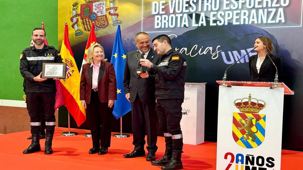 La Diputación de León reconoce en Castrocalbón la labor de la UME durante los incendios de agosto de 2025