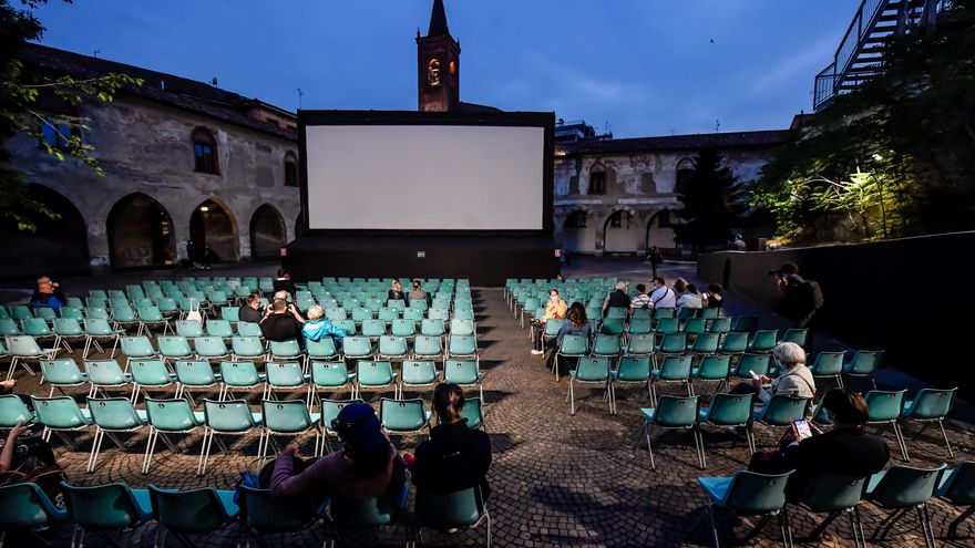 Una vista general del cine al aire libre 'Airianteo' en Milán, Italia, en junio de 2020.