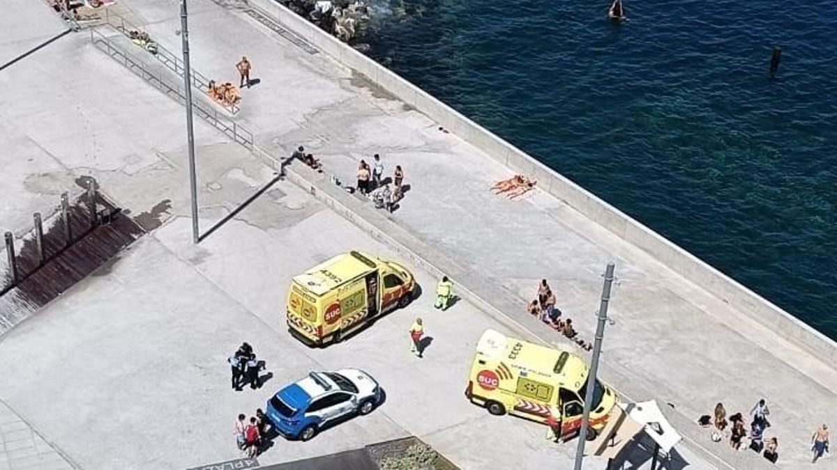 Minor Rescued from Sea in Tenerife in Critical Condition Showing Signs of Drowning