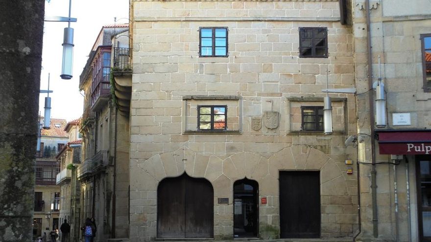 Es la construcción civil más antigua de esta ciudad gallega y alberga innumerables secretos y leyendas